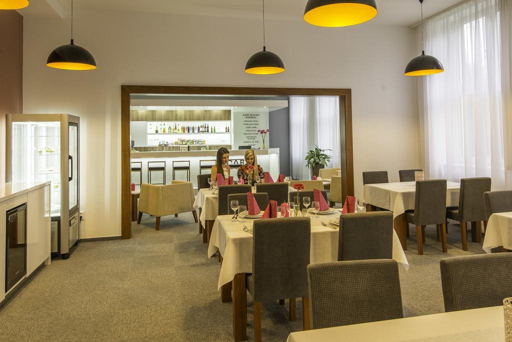 Hotel Skalka Rajecké Teplice Exteriör bild